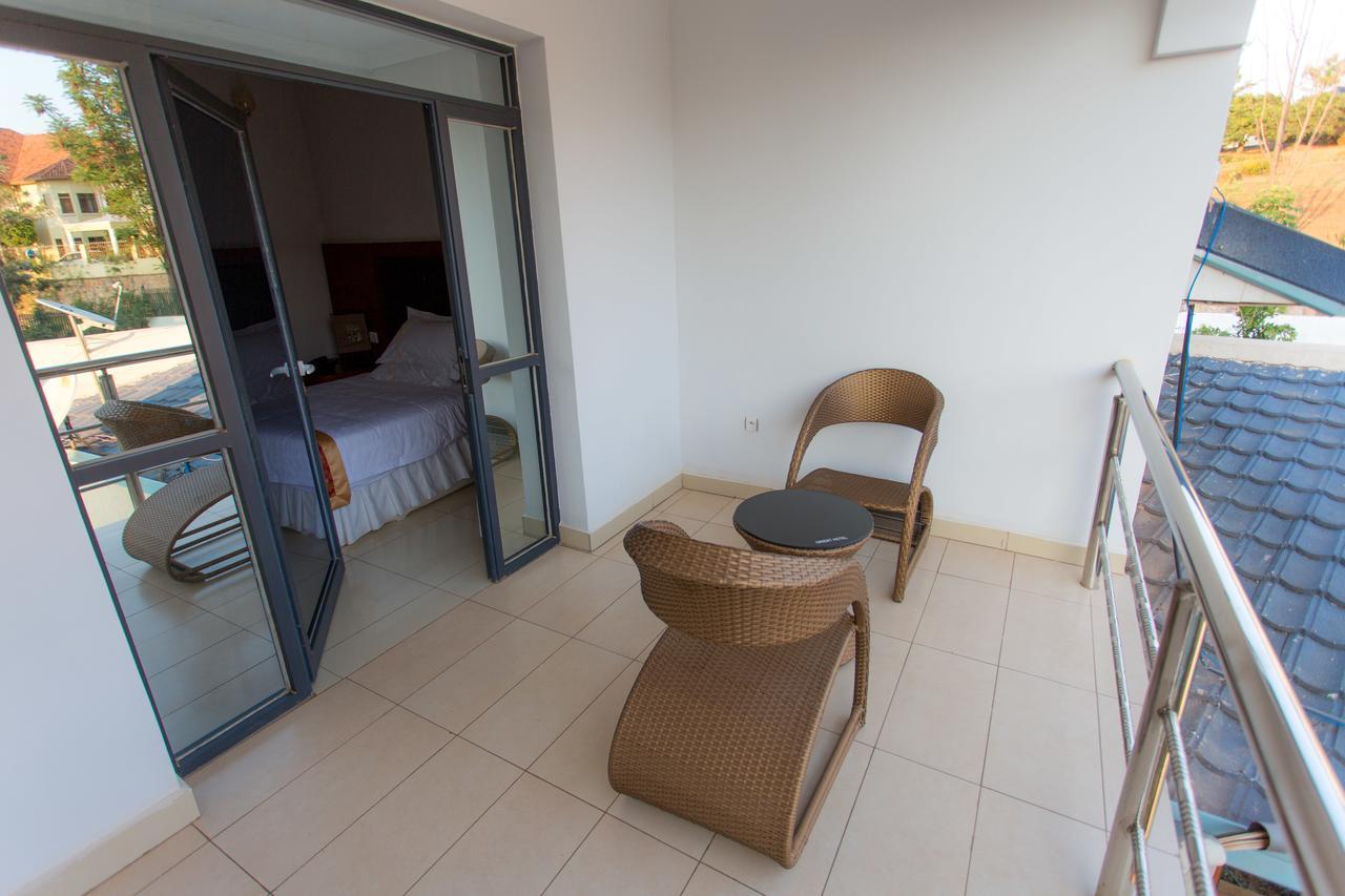 Orient Park Hotel Кигали Экстерьер фото