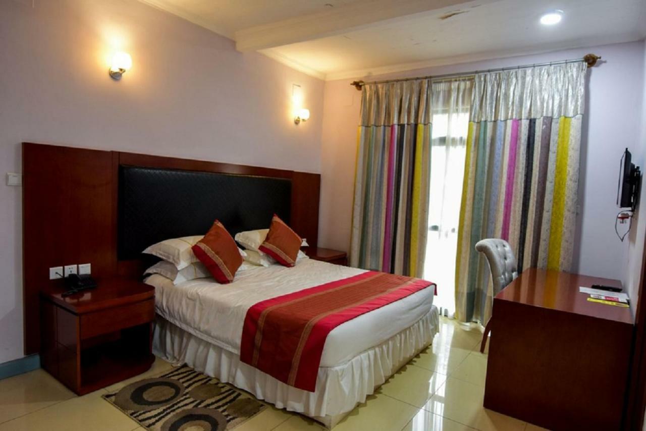 Orient Park Hotel Кигали Экстерьер фото