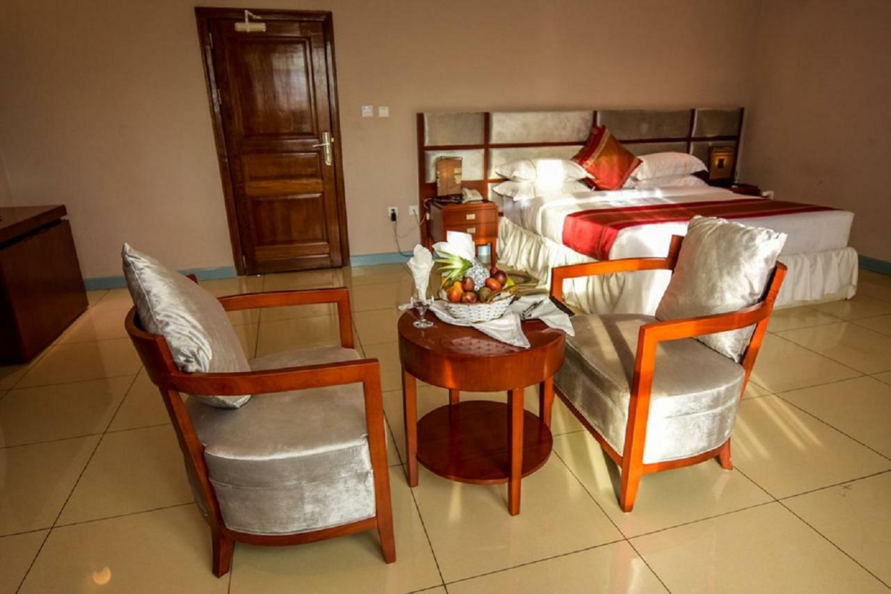 Orient Park Hotel Кигали Экстерьер фото