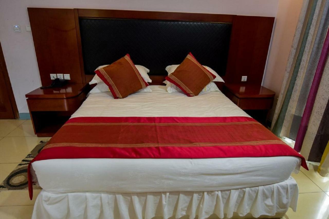 Orient Park Hotel Кигали Экстерьер фото