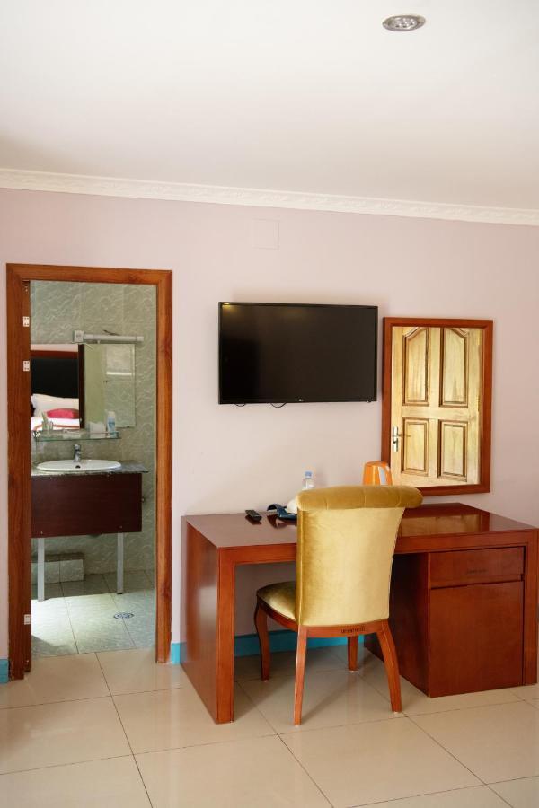 Orient Park Hotel Кигали Экстерьер фото